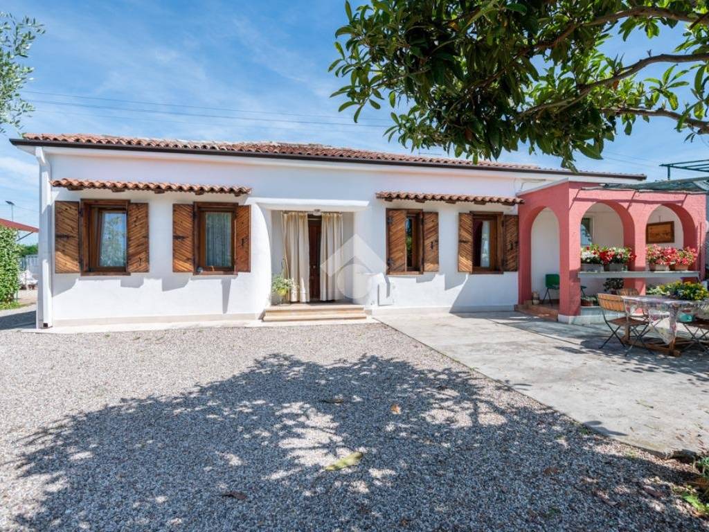 Villa a Villafranca di verona in Via Angelo Poiani, 72 - Foto 2