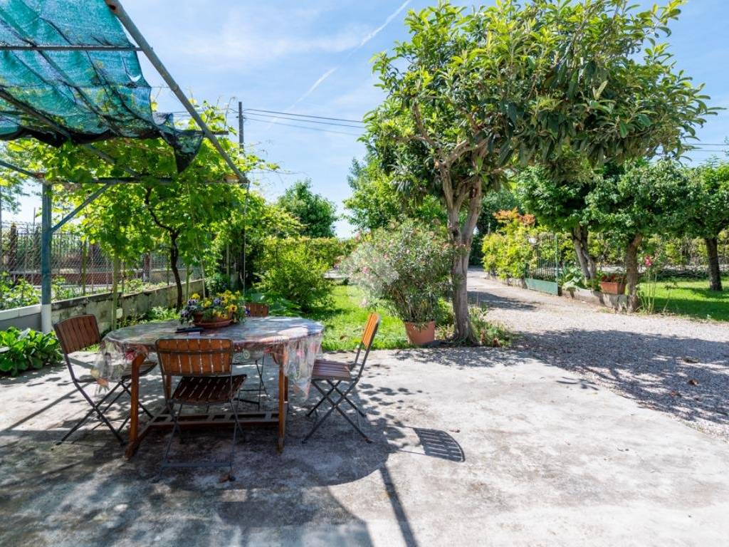 Villa a Villafranca di verona in Via Angelo Poiani, 72 - Foto 4