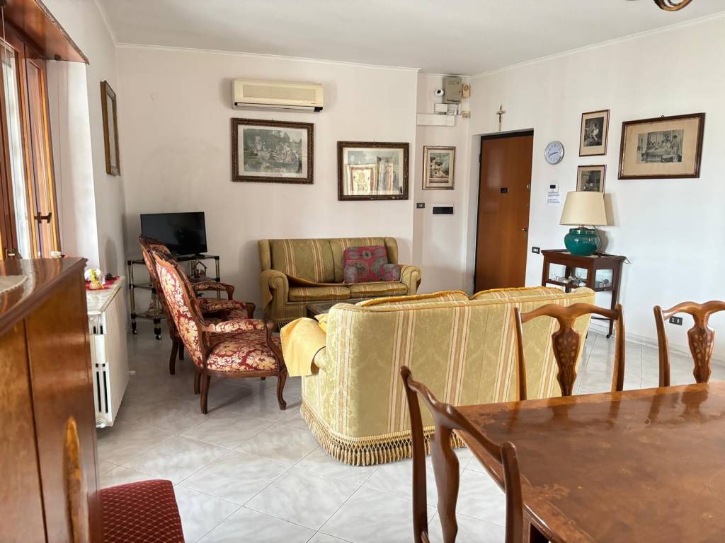Appartamento a Crotone in Via Mario Nicoletta - Foto 4