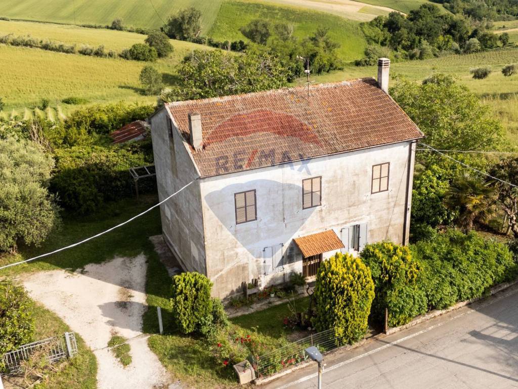 Casa indipendente a Corinaldo in Via delle Ville, 32 - Foto 2