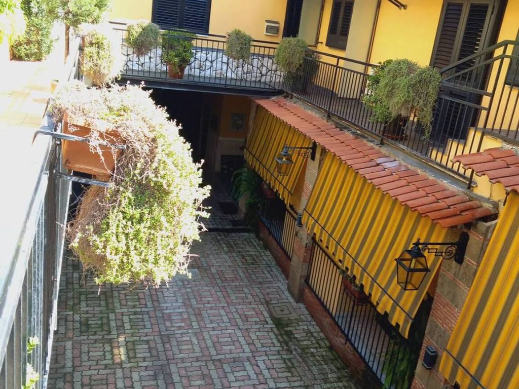 Palazzo / stabile a Caserta in Via Giuseppe Verdi, 72 - Foto 3