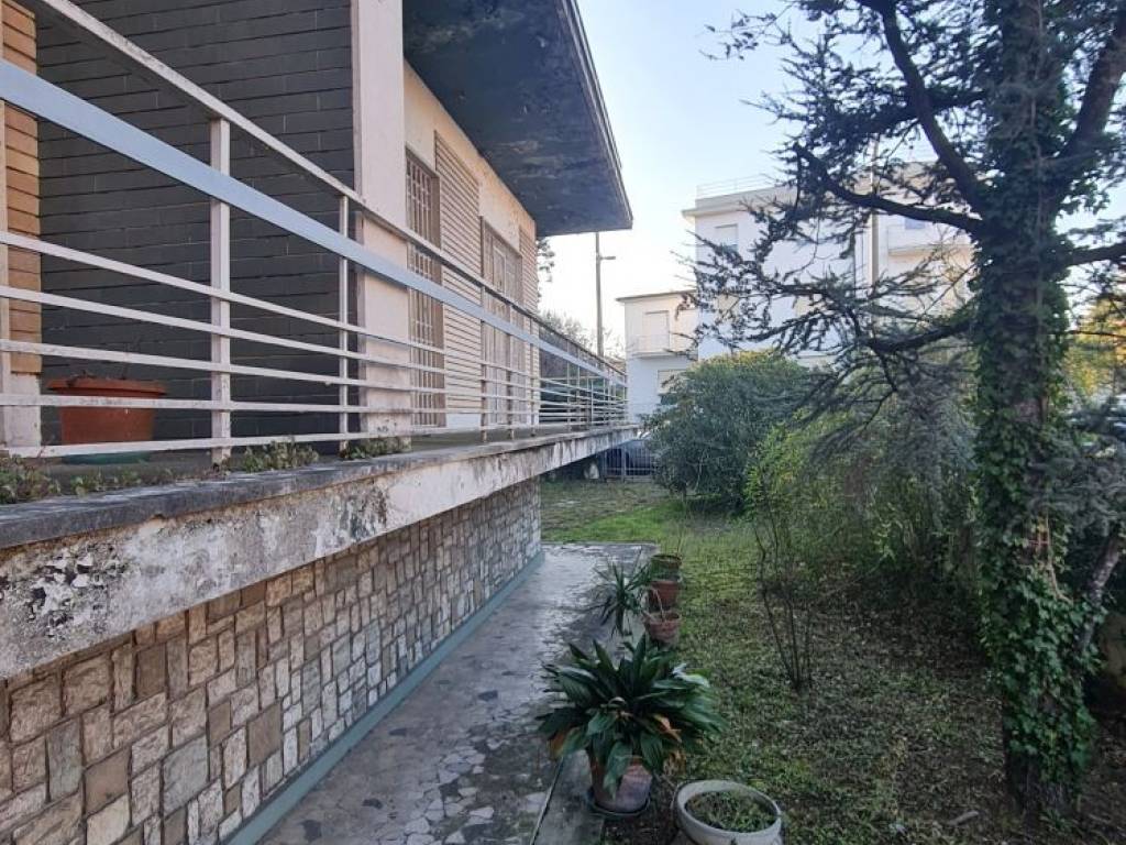 Villa a Jesi in Via Raffaello Sanzio - Foto 5