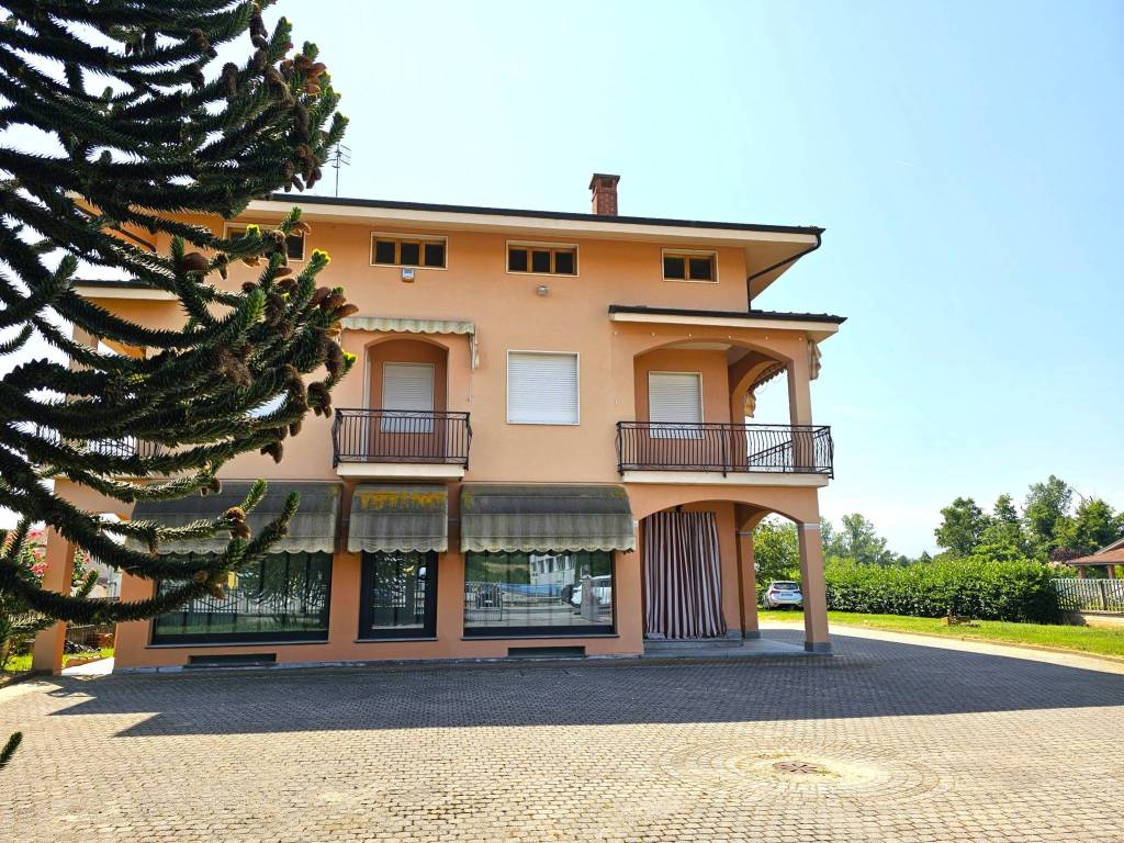 Villa a Carrù in Via Langhe, 37 - Foto 3