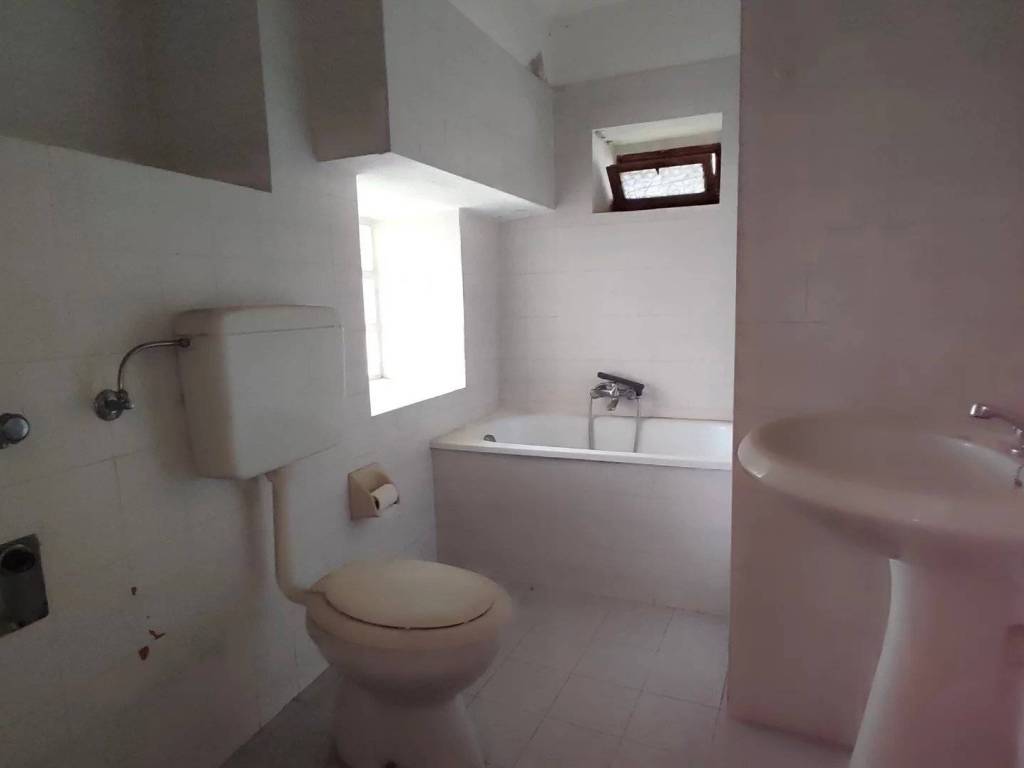 Casa indipendente a Roaschia in Via Dragonera, 2. - Foto 3