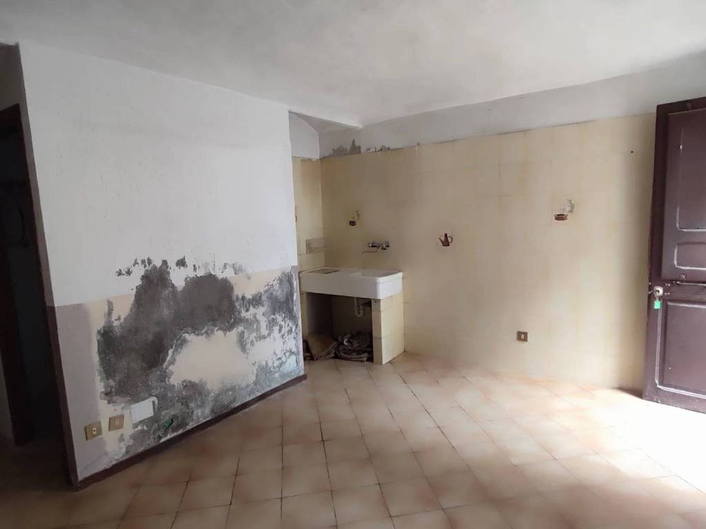 Casa indipendente a Roaschia in Via Dragonera, 2. - Foto 5