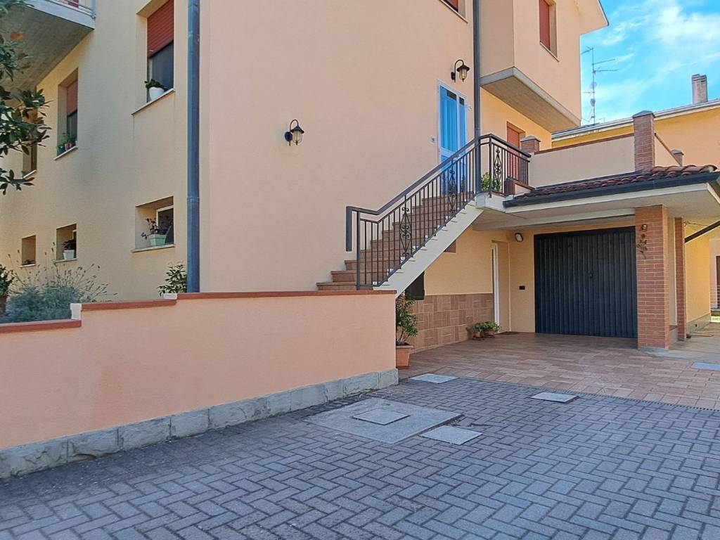 Villa a Cento in Via Camillo Prampolini, 15 - Foto 3