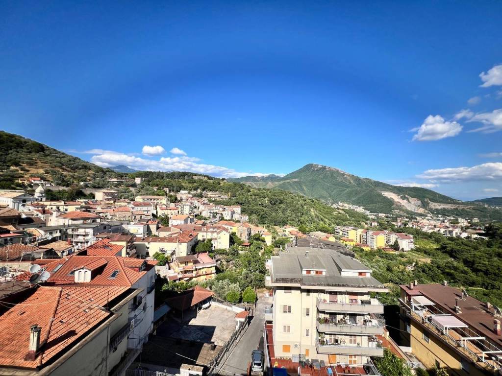 Appartamento a Pellezzano in Piazza Giuseppe Di Vittorio - Foto 3