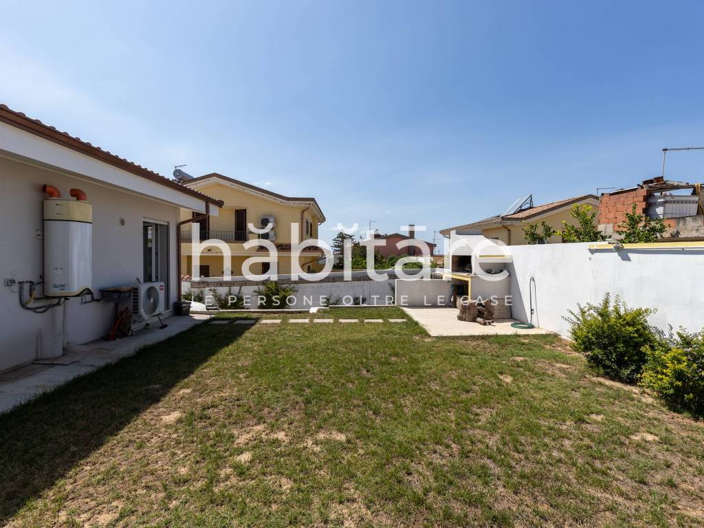 Villa a Cagliari in Via dei Ciclamini, 34 - Foto 2
