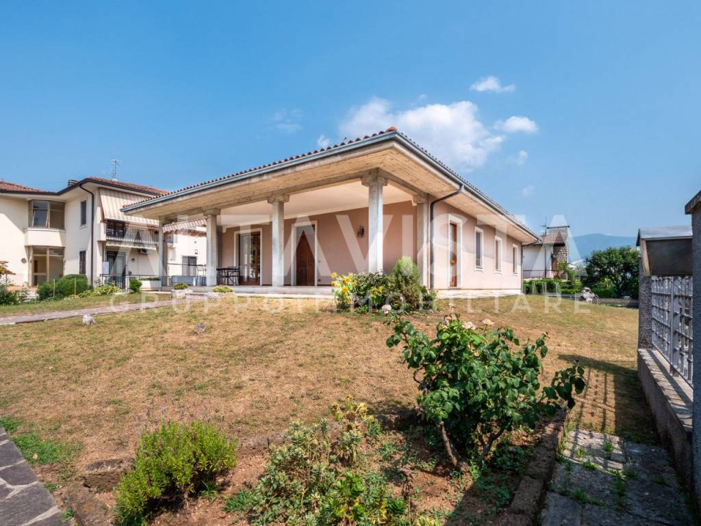 Villa a Rezzato in Via Amedeo Avogadro - Foto 2