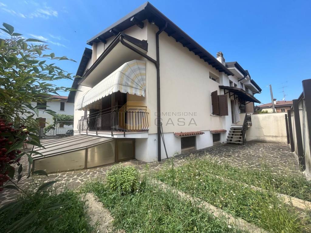 Villa a Rezzato in Via Enrico Fermi, 28 - Foto 2