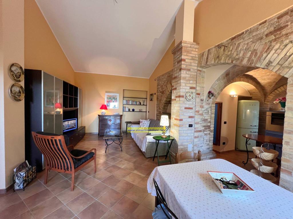 Villa a Atri in Vico Chiuso Di Via Baiocchi - Foto 5