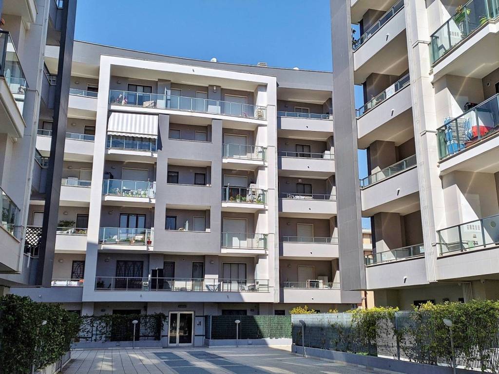 Appartamento a Foggia in Viale Lussemburgo - Foto 2