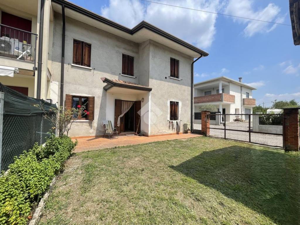 Villa a Castelfranco veneto in Via Brolo, 21 - Foto 2