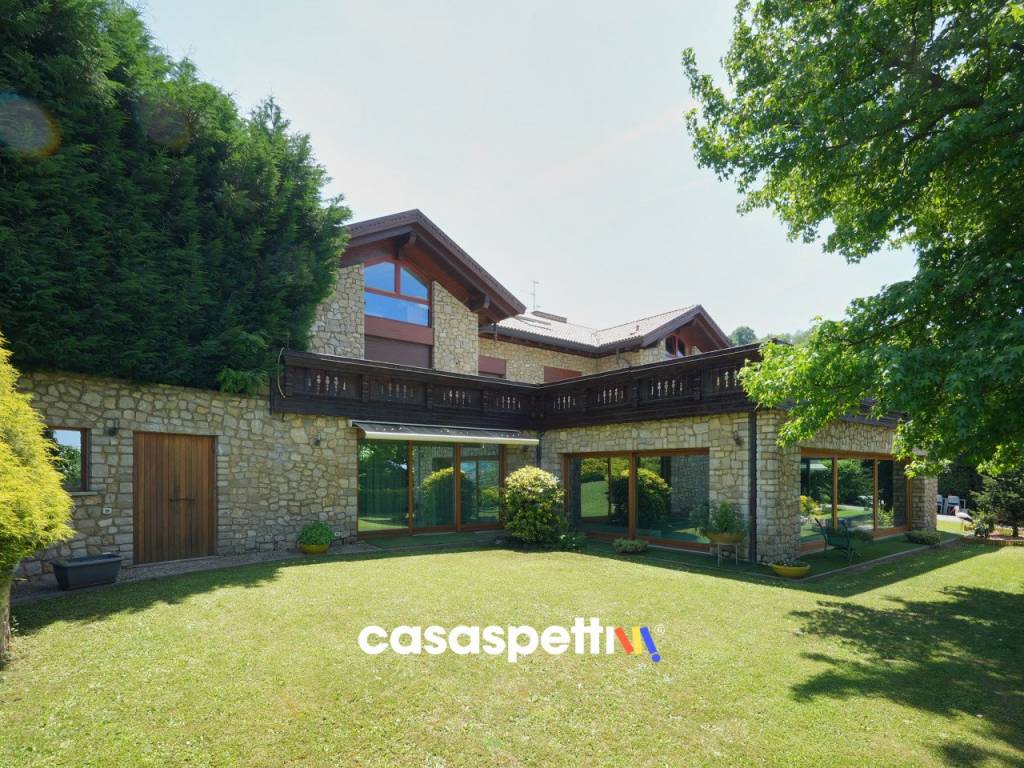 Villa a Oggiono in Via per Galbiate, 21 - Foto 2