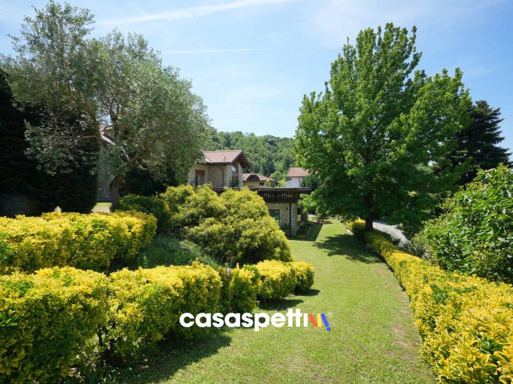 Villa a Oggiono in Via per Galbiate, 21 - Foto 3