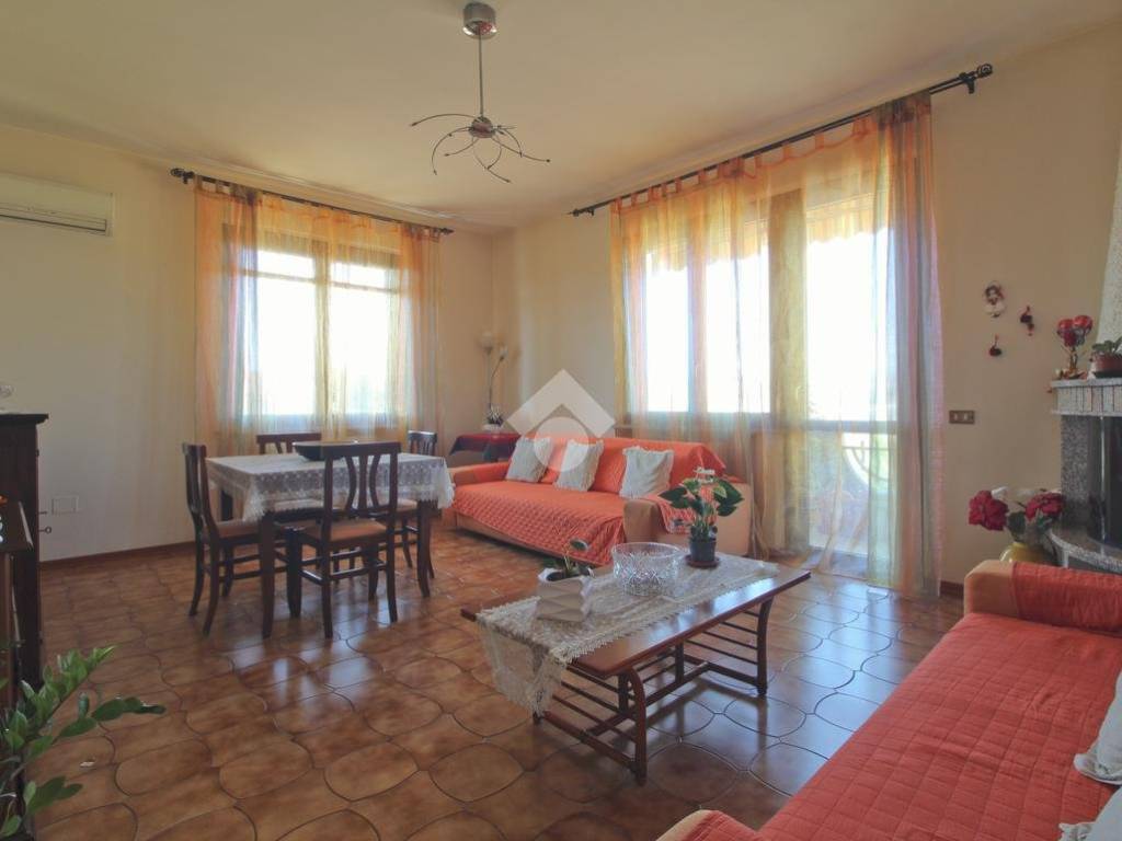 Casa indipendente a Mosciano sant'angelo in Contrada Santa Maria dell'Arco - Foto 2