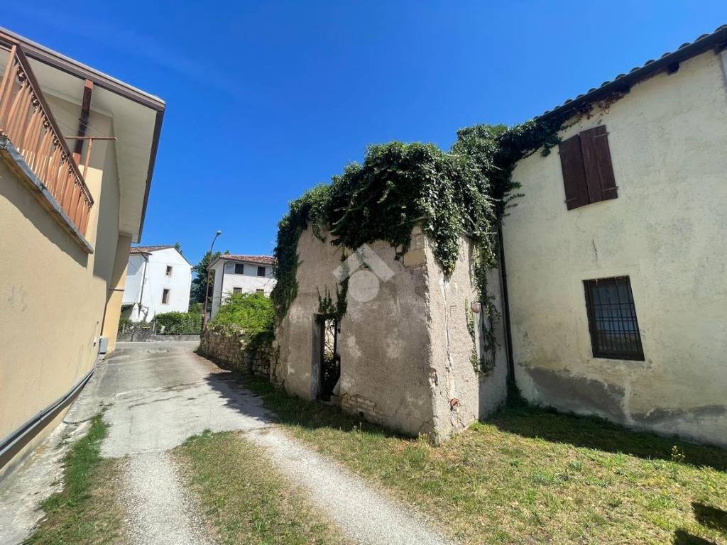Rustico / casale a Vittorio veneto in Via Mezzavilla, 106 - Foto 2