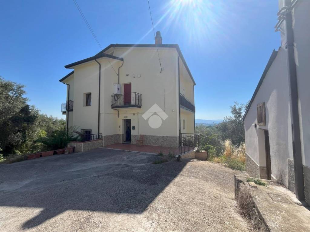 Casa indipendente a San nazzaro in Via C. Battisti, 2 - Foto 2