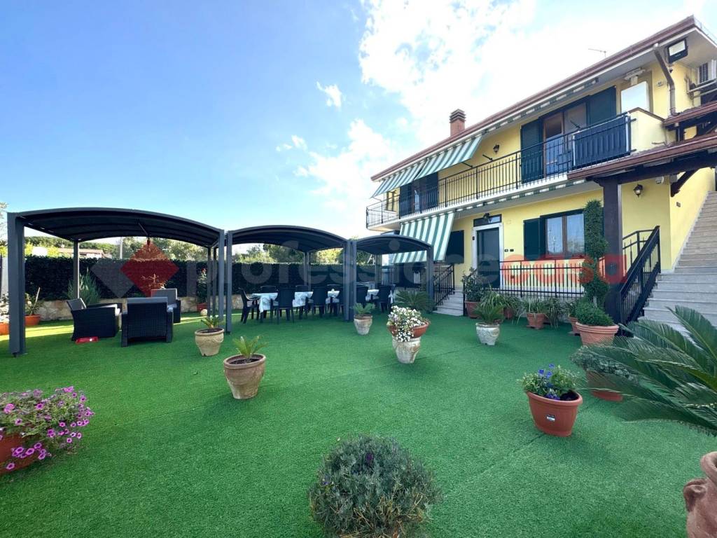 Villa a Fondi in VIA GUADO BASTIANELLI, 80 - Foto 3