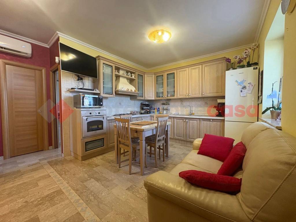 Villa a Fondi in VIA GUADO BASTIANELLI, 80 - Foto 4