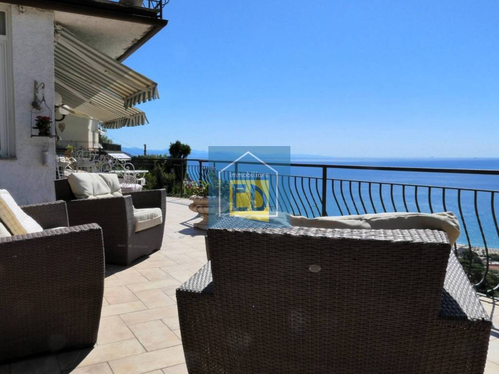 Villa a Albissola marina in Via Poggio dell'Orizzonte, 65 - Foto 4
