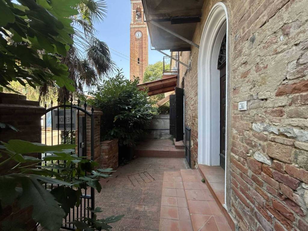 Casa indipendente a Castiglione del lago in Via Fioretti - Foto 2