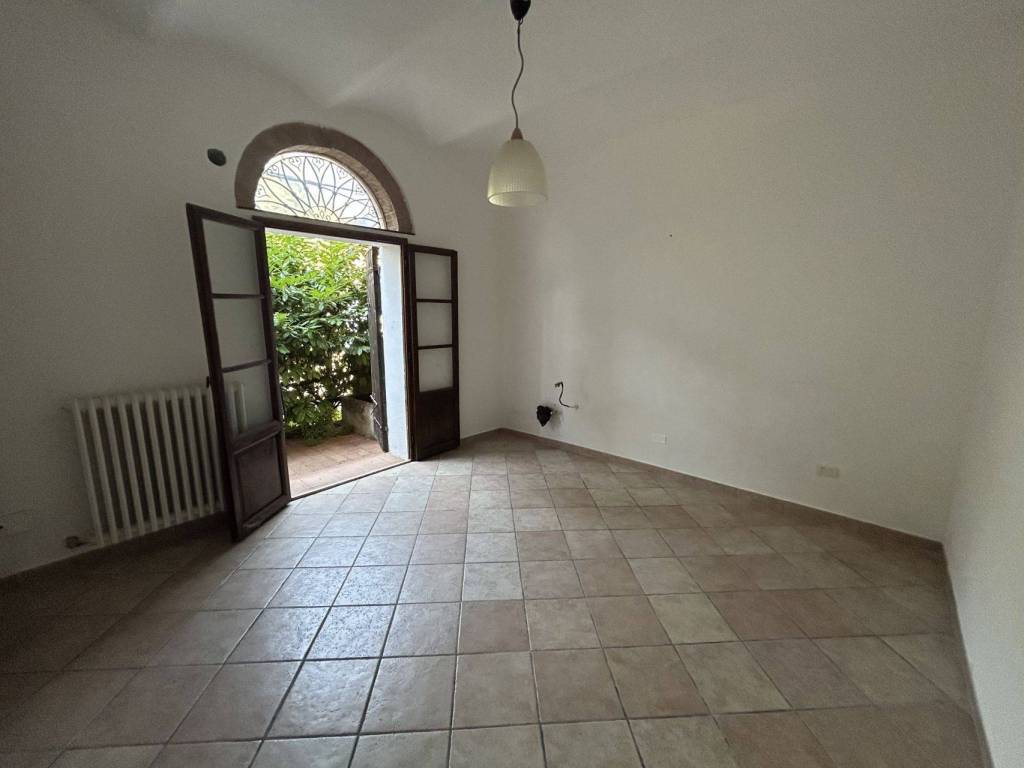 Casa indipendente a Castiglione del lago in Via Fioretti - Foto 4