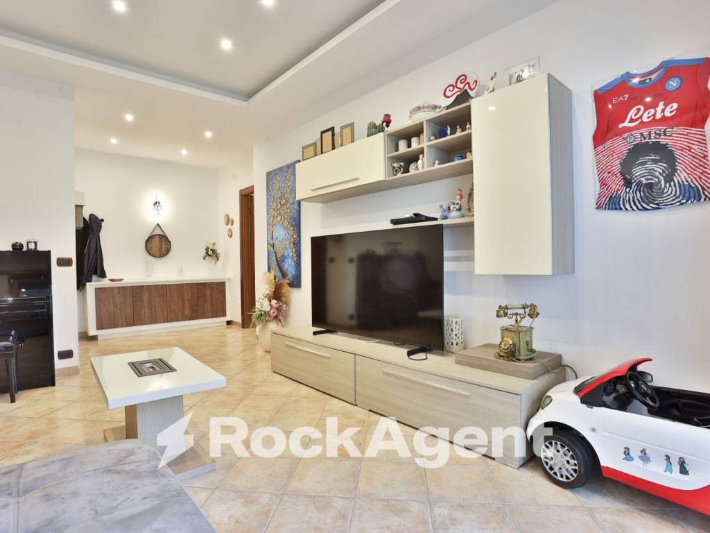 Appartamento a Napoli in Via Michelangelo da Caravaggio, 143 - Foto 3