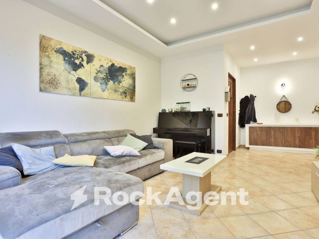 Appartamento a Napoli in Via Michelangelo da Caravaggio, 143 - Foto 4