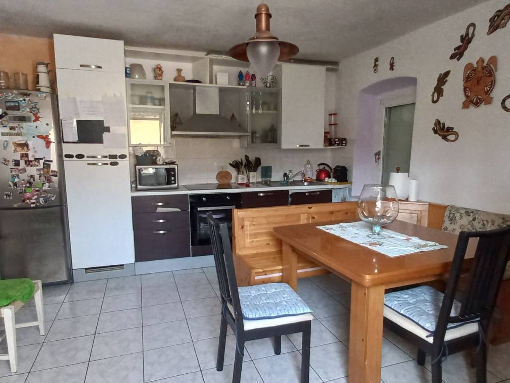 Appartamento a Cuveglio in Via per Arcumeggia - Foto 5