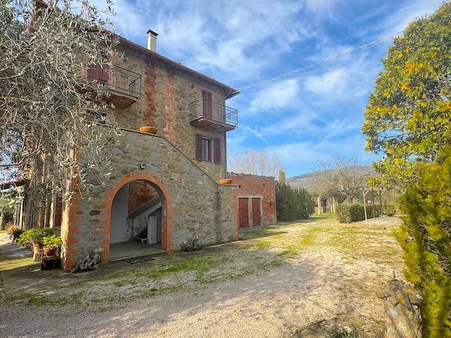 Rustico / casale a Tuoro sul trasimeno in Via George Byron, 49 - Foto 2