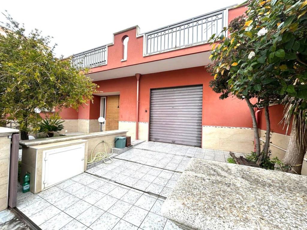 Villa a Pulsano in VIA PALERMO , 3 - Foto 2
