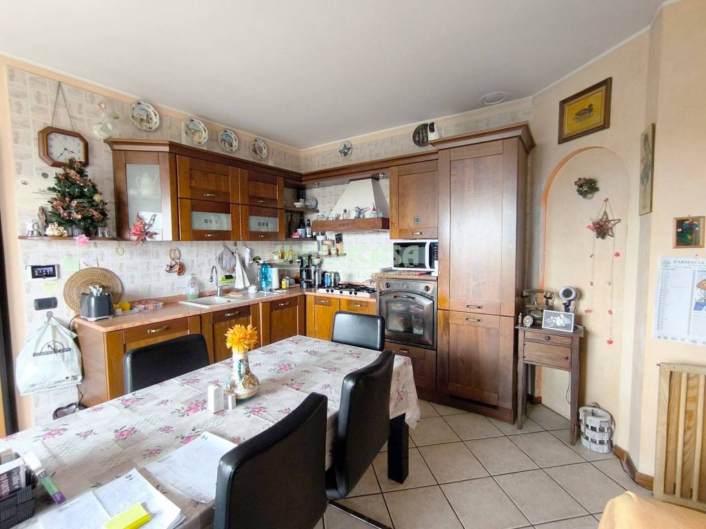 Appartamento a Tradate in Via Ippolito Pindemonte - Foto 5