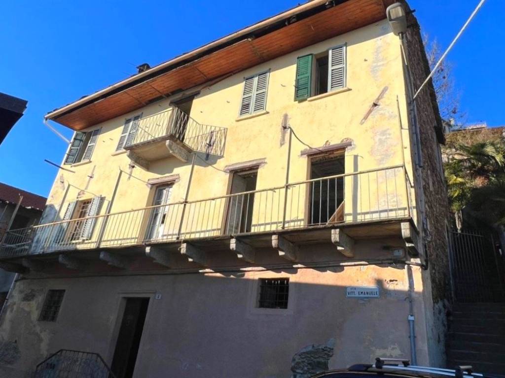 Casa indipendente a Cossogno in Via Vittorio Emanuele, 2 - Foto 2