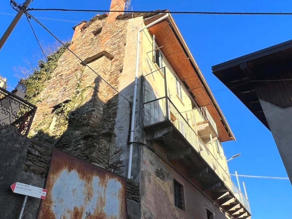 Casa indipendente a Cossogno in Via Vittorio Emanuele, 2 - Foto 3