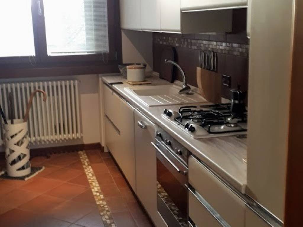 Appartamento a Bussolengo in Via Azzolini - Foto 4