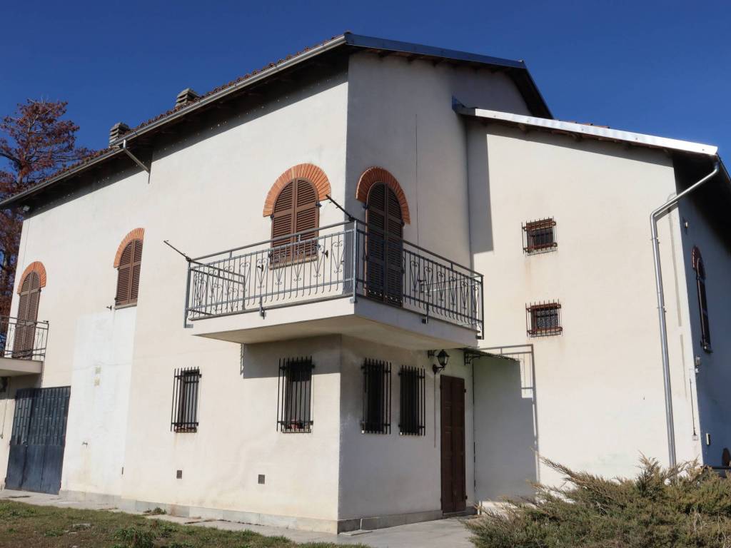 Villa a Castagnole delle lanze in Via Angelo Benso, 15 - Foto 2