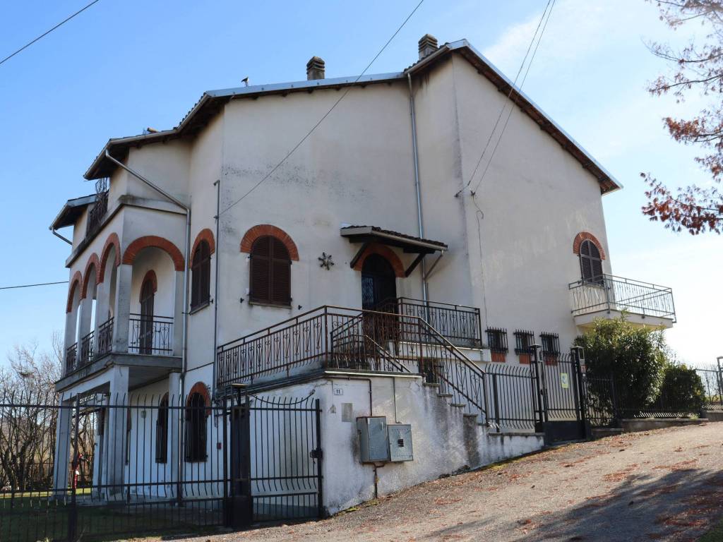 Villa a Castagnole delle lanze in Via Angelo Benso, 15 - Foto 3