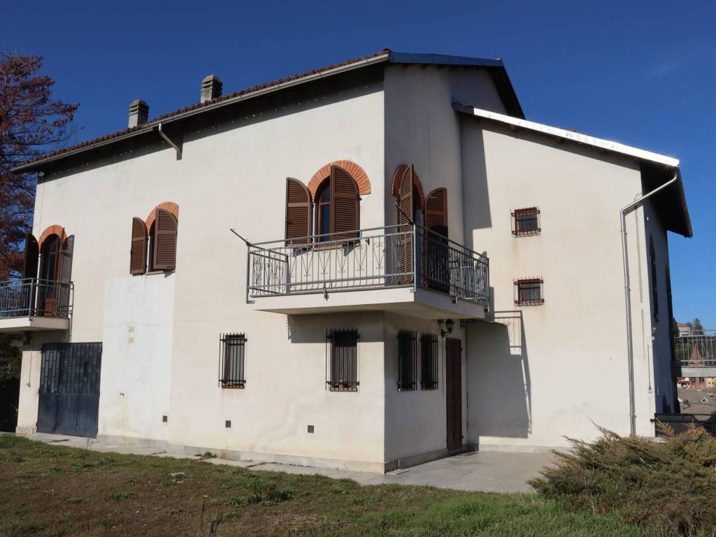 Villa a Castagnole delle lanze in Via Angelo Benso, 15 - Foto 4