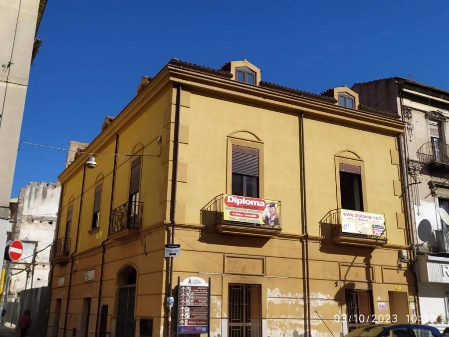 Palazzo / stabile a Caserta in Via Roma, 37 - Foto 2