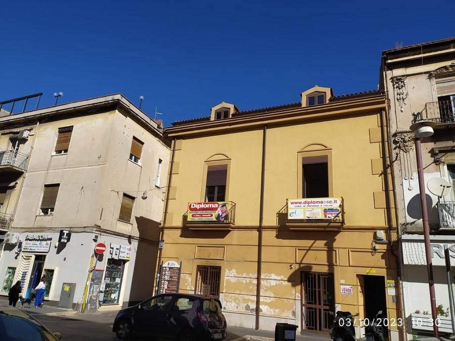 Palazzo / stabile a Caserta in Via Roma, 37 - Foto 3