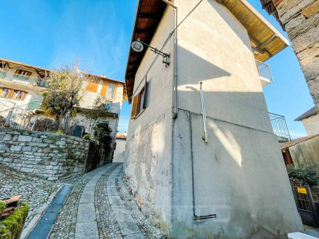 Villetta a schiera a Madonna del sasso in Via Caresana, 26 - Foto 2