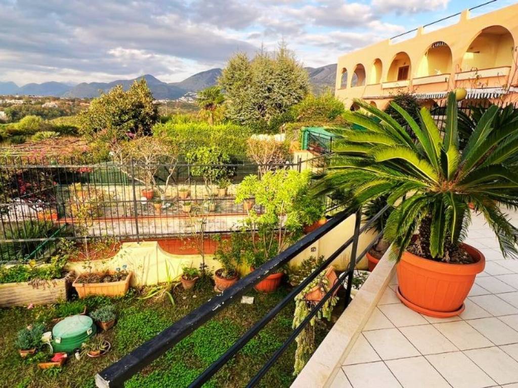 Villa a Scalea in Baia del Carpino - Foto 2