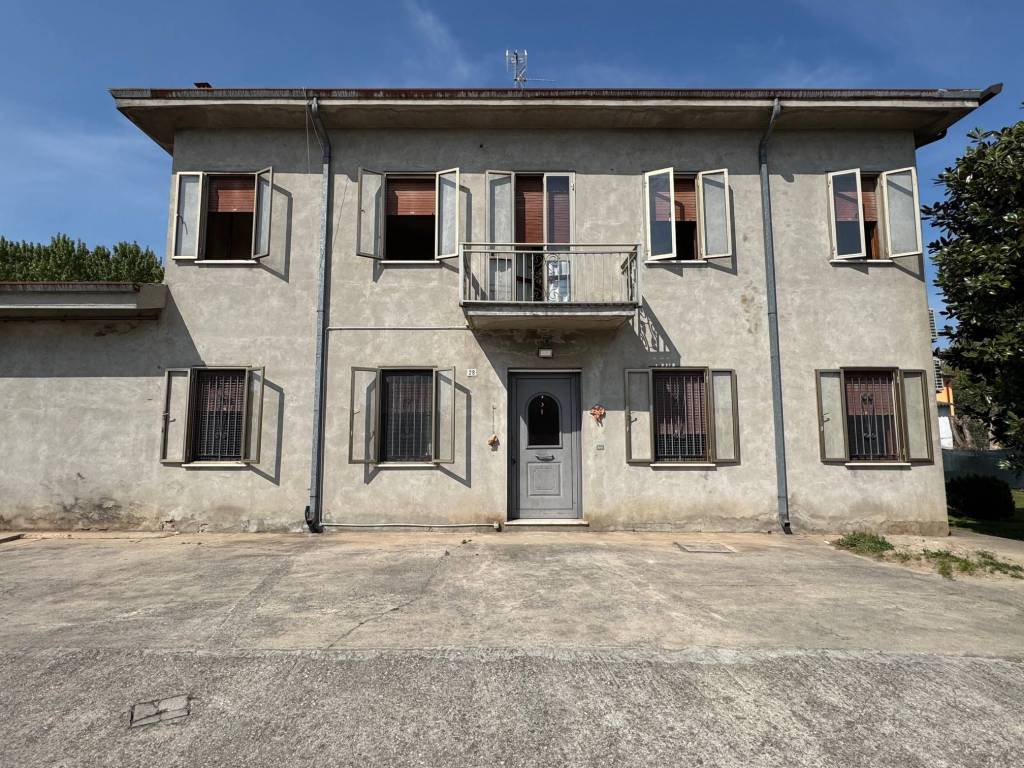 Villa a Casaleone in Via Ubaldo Oppi, 28 - Foto 3