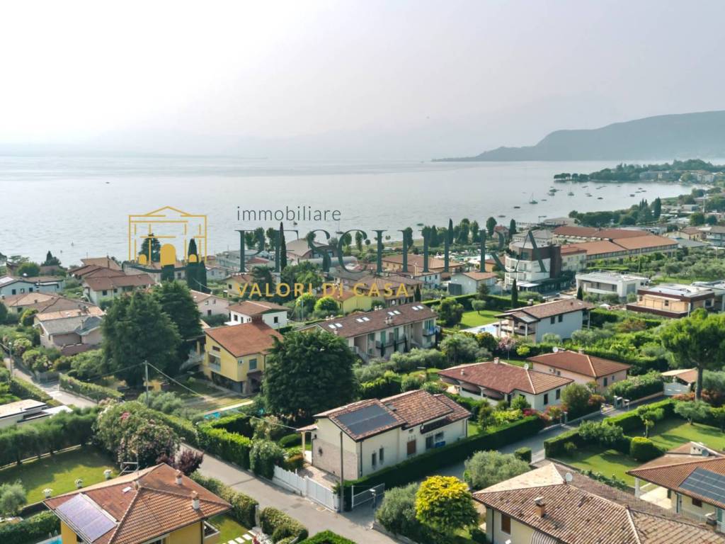 Villa a Bardolino in Via Gaetano Donizetti, 24 - Foto 2
