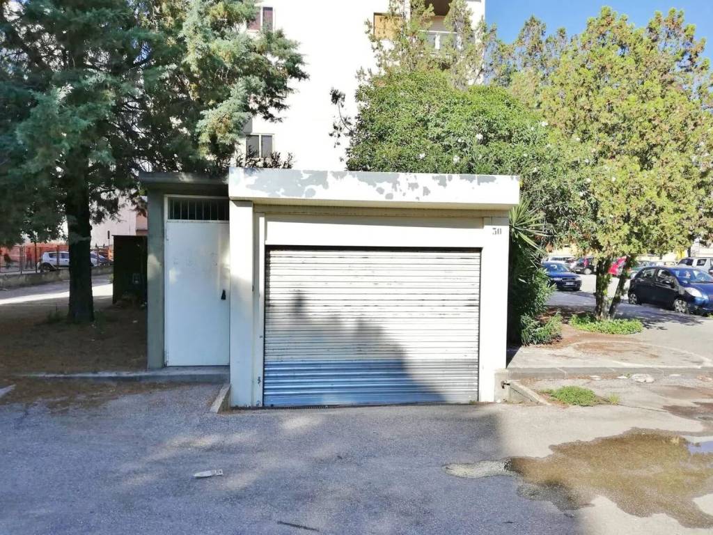 Box / garage a Battipaglia in Via Cristoforo Colombo S.N.C. - Foto 3