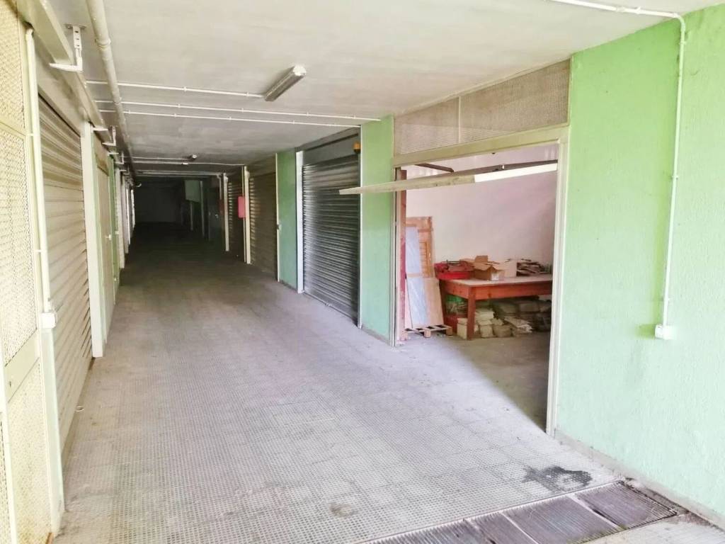 Box / garage a Battipaglia in Via Cristoforo Colombo S.N.C. - Foto 5