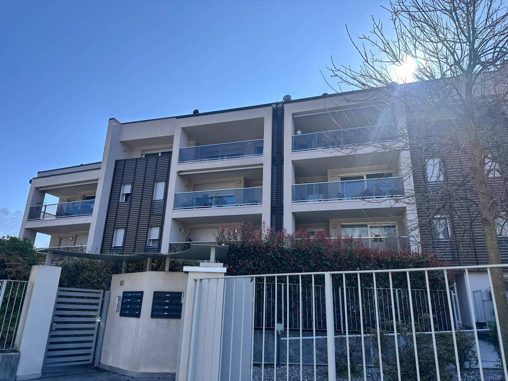 Appartamento a Malgrate in Via Alessandro Manzoni, 13 - Foto 5