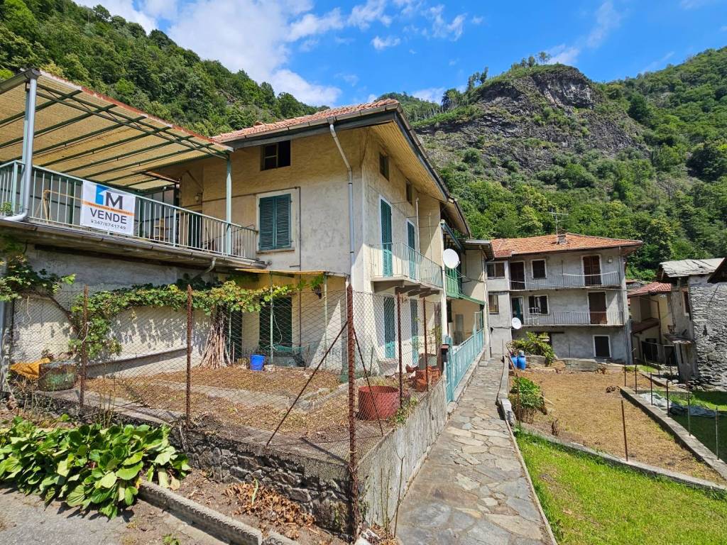 Villa a Varallo in Regione Scopelle - Foto 3