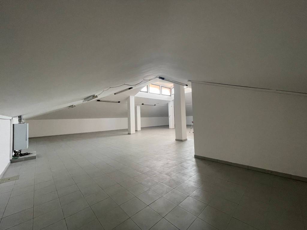Palazzo / stabile a Pescara in Viale Gabriele D'Annunzio, 162 - Foto 2